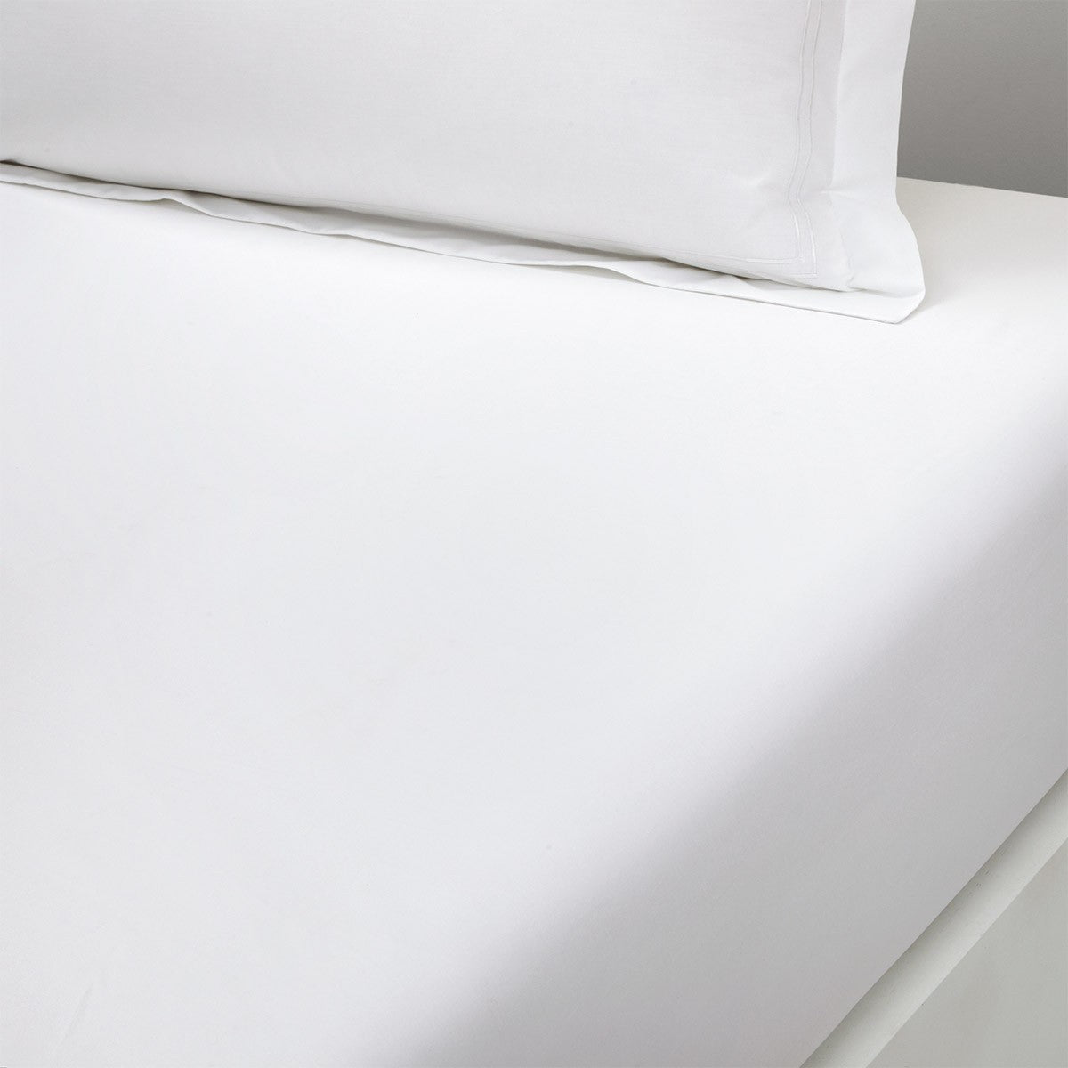 An image of Yves Delorme Duo Fitted Sheet