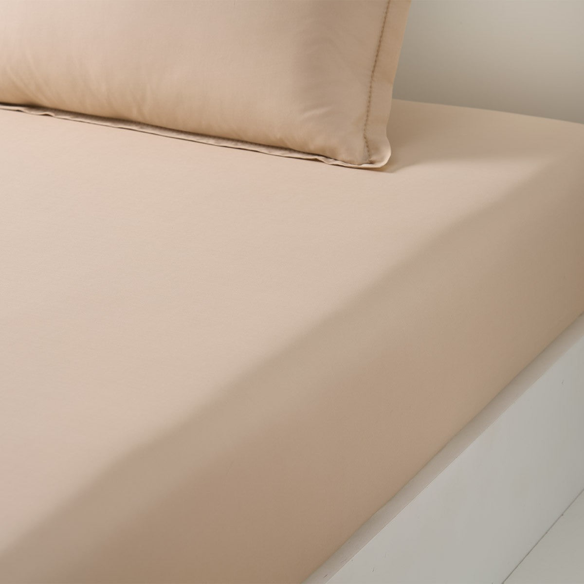 An image of Yves Delorme Batiste Fitted Sheet