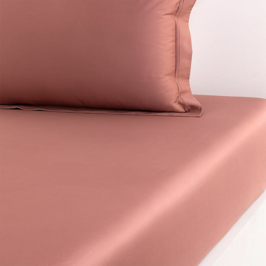 An image of Yves Delorme Triomphe Fitted Sheet