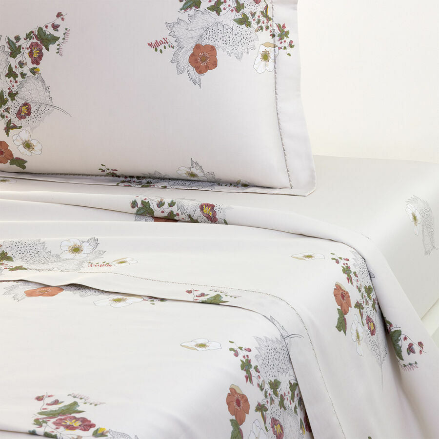 An image of Yves Delorme Corolles Flat Sheet