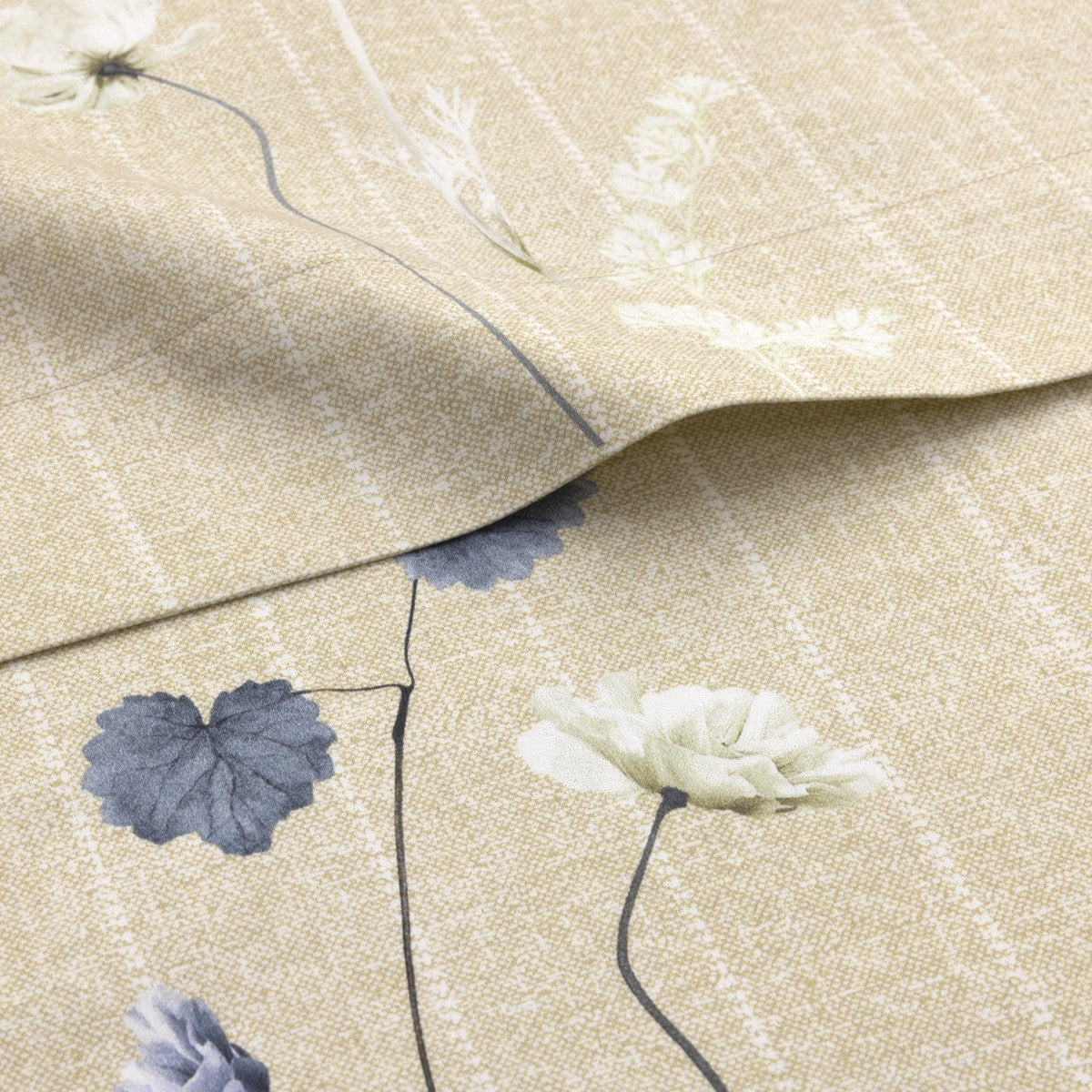 An image of Yves Delorme/Boss  Azure Mist Flat Sheet