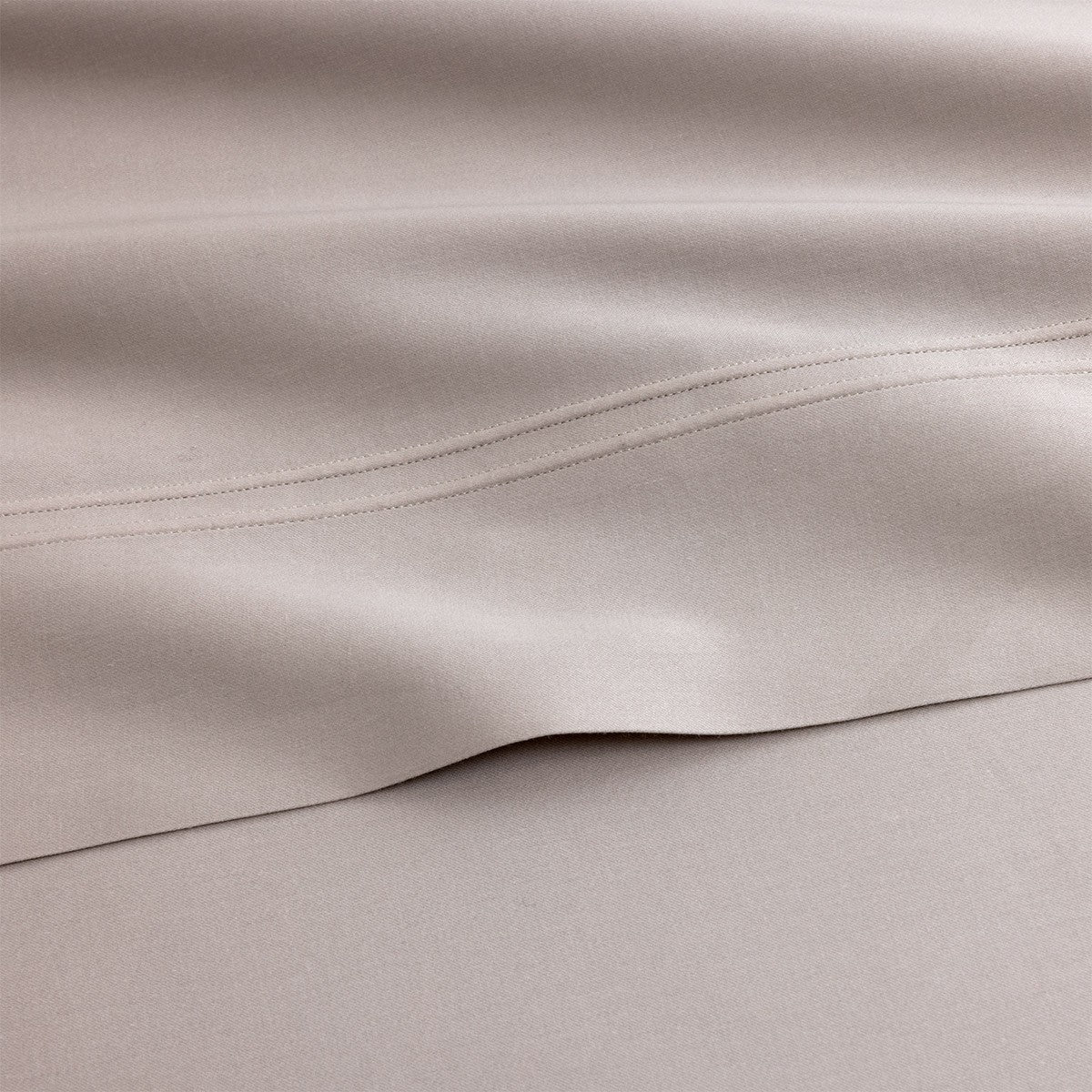 An image of Yves Delorme Triomphe Flat Sheet