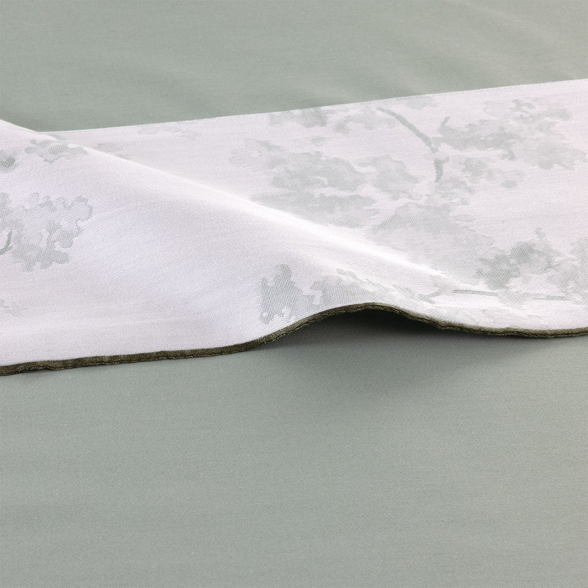 An image of Yves Delorme Muses Flat Sheet