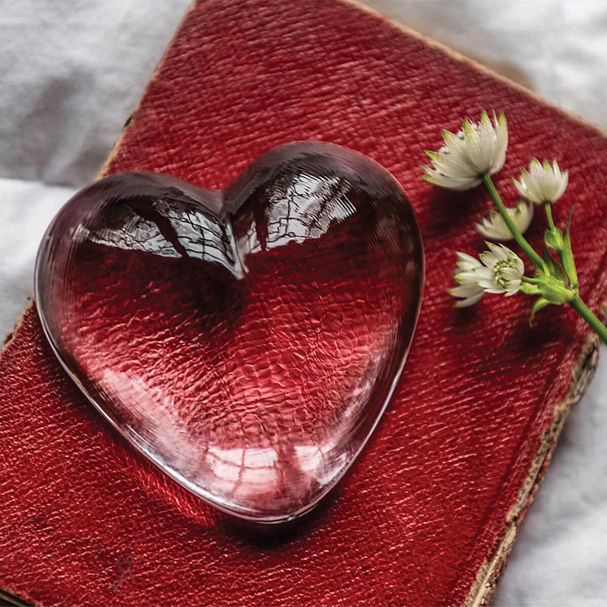 An image of Simon Pearce Highgate Heart in Gift Box - M