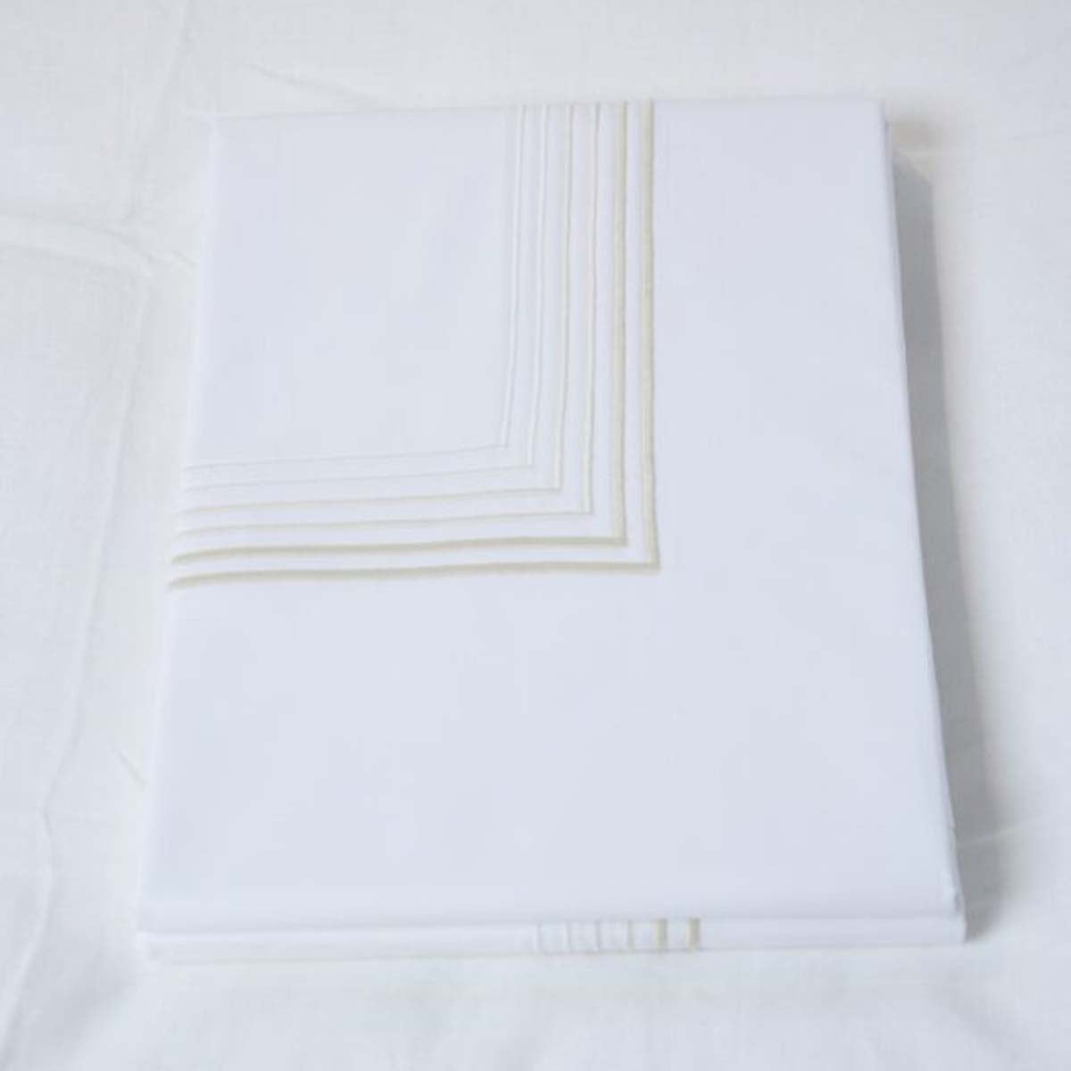 An image of Gracious Home 6-Line Embroidered Duvet Cover