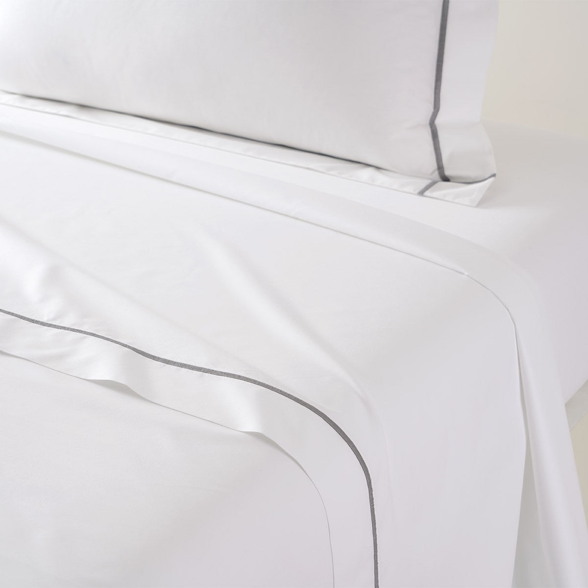 An image of Yves Delorme Athena Flat Sheet