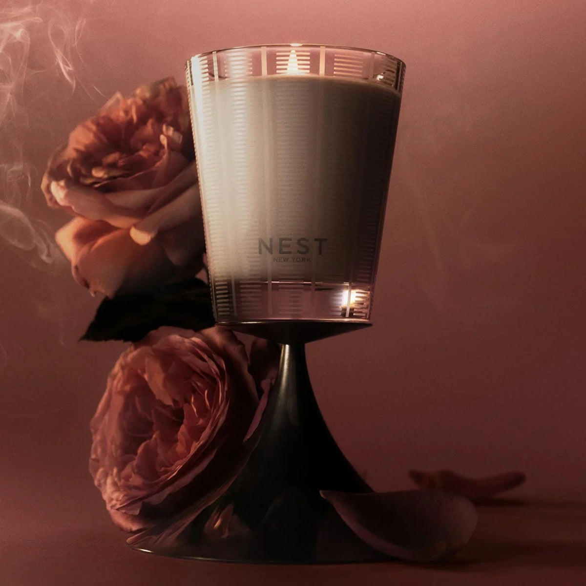 An image of Nest Fragrances Rose Noir & Oud Classic Candle 8.1 oz