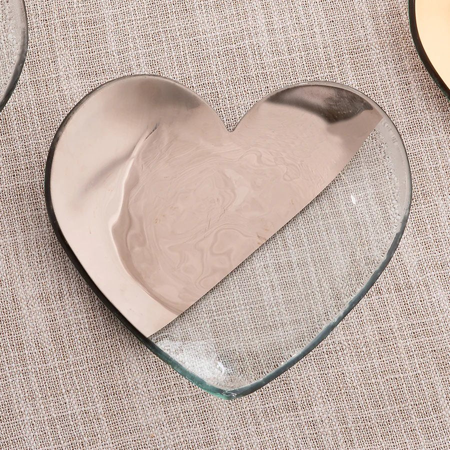 An image of Annieglass Mod 7" Heart Plate