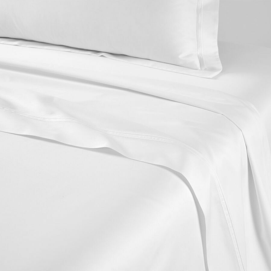 An image of Yves Delorme Triomphe Flat Sheet