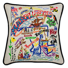 GH155149_Catstudio_Maryland_Pillow_3.jpeg