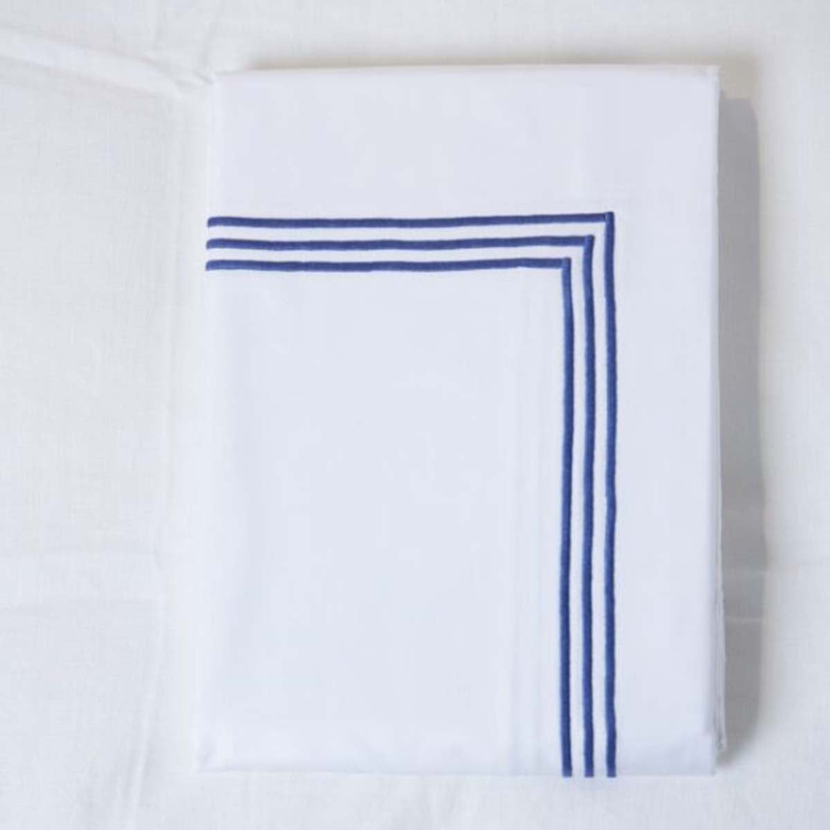 An image of Gracious Home 3-Line Embroidered Duvet Cover