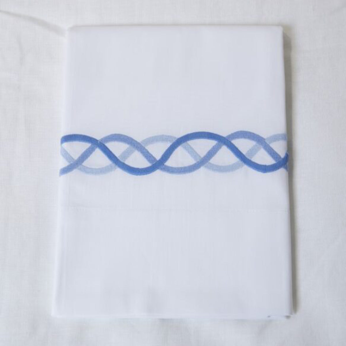 An image of Gracious Home Triple Chain Link Pillowcase