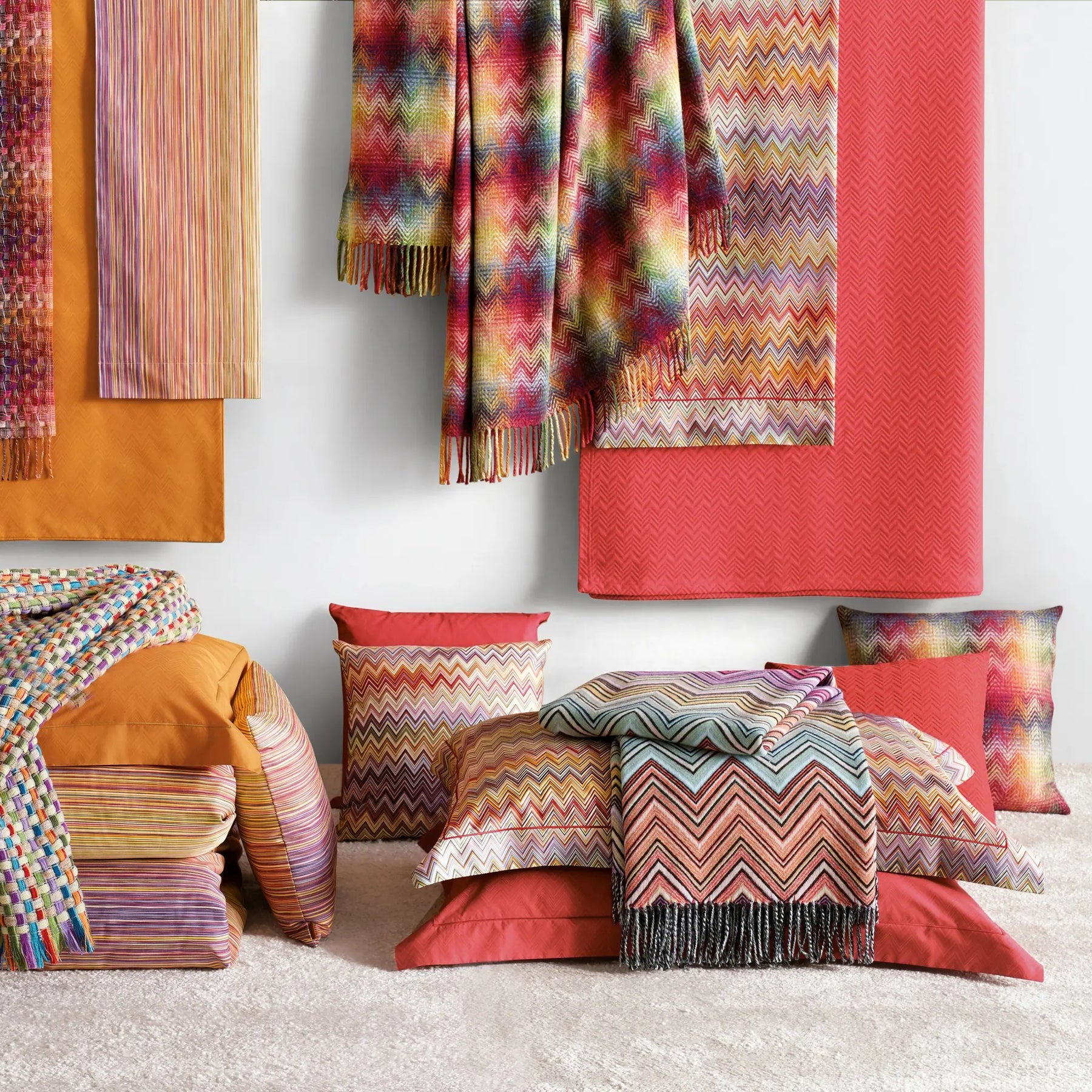 An image of Missoni Perseo Multi-Pink Throw