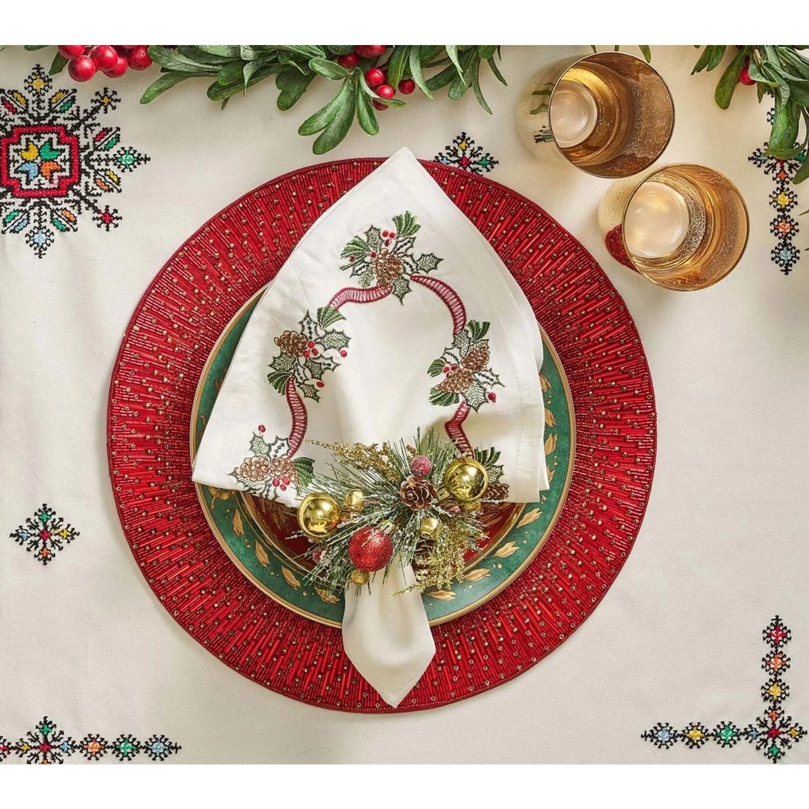 An image of Kim Seybert Holiday Sparkle Round Placemat