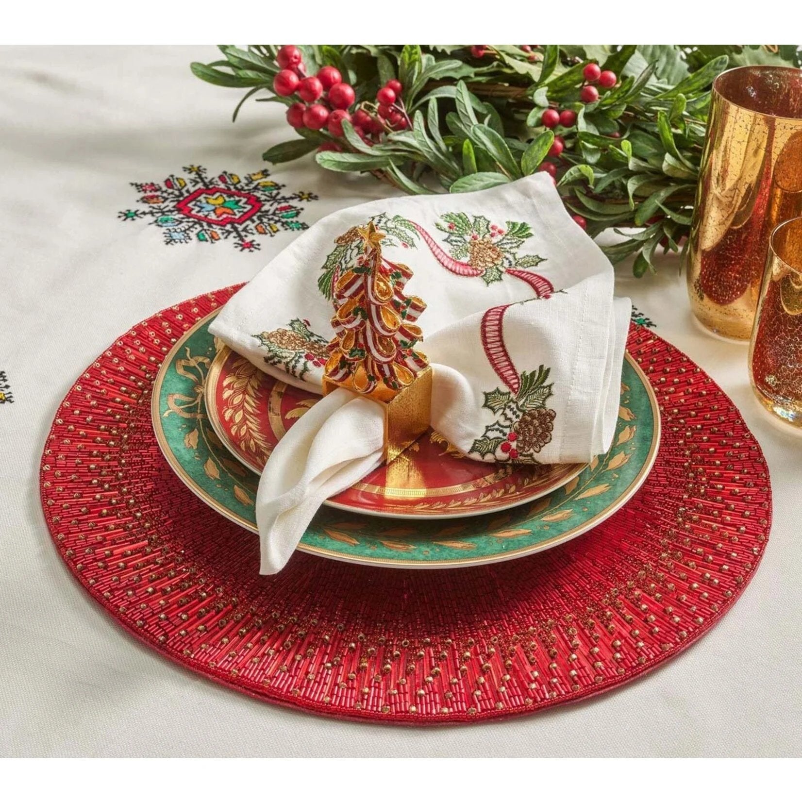 An image of Kim Seybert Holiday Sparkle Round Placemat