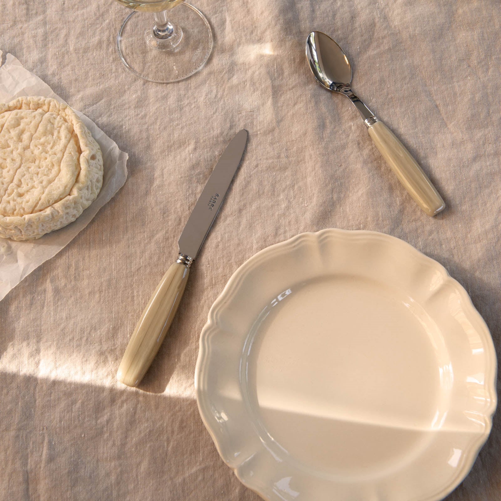 Sabre Djembe Horn 5-Piece Place Setting