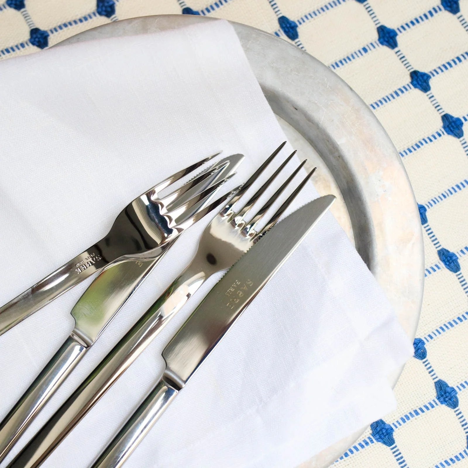 An image of Sabre Loft Essential Brilliant 5-Piece Place Setting