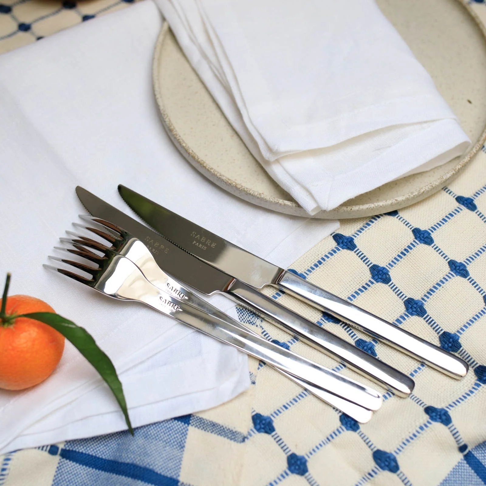 An image of Sabre Loft Essential Brilliant 5-Piece Place Setting