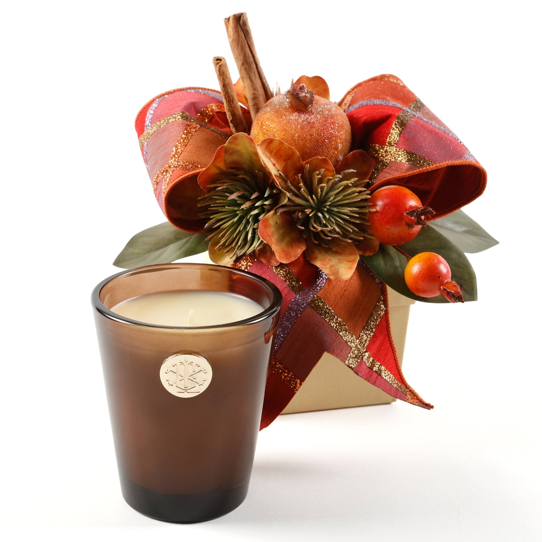 An image of Lux Fragrances Acorn Fall Chai Tea Fall Candle 14 oz
