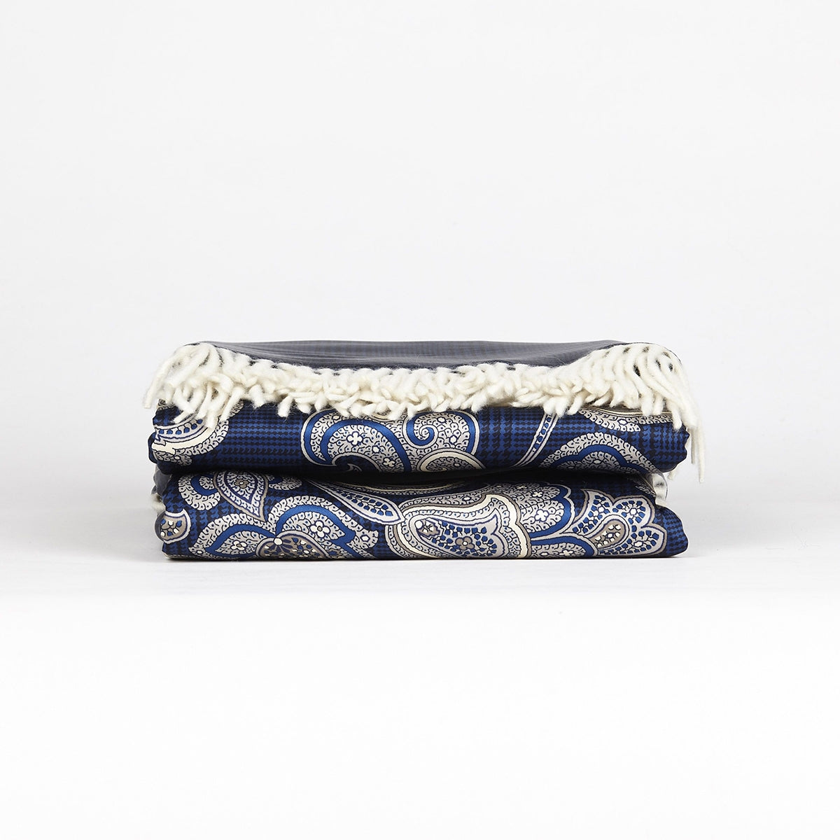 GH250697_Marzotto_Lab_Diamante_coupled_throw_silk_and_cashmere_2.jpeg