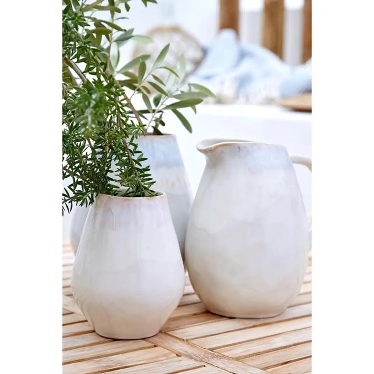 An image of Casafina Brisa Small Oval Vase