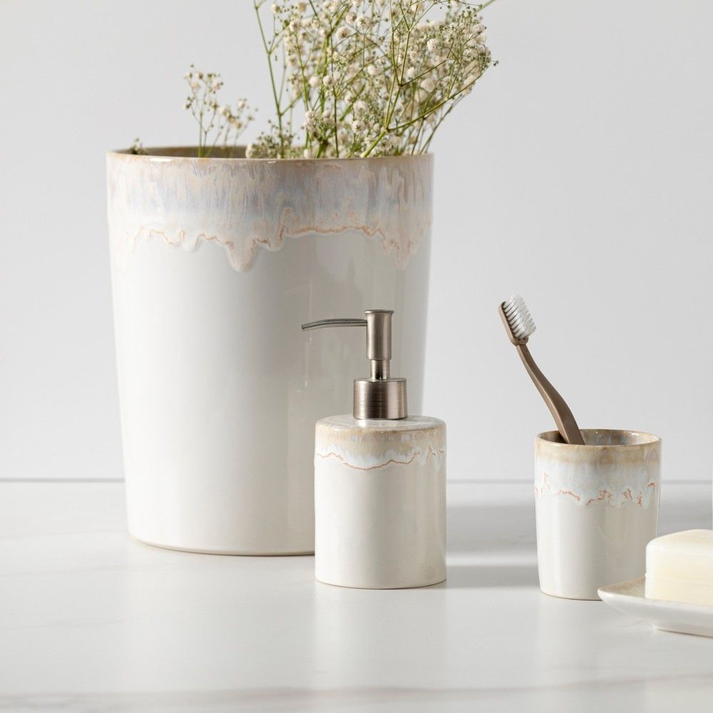 GH252144_Casafina_Taormina_Stoneware_Lotion_Pump_1.jpeg