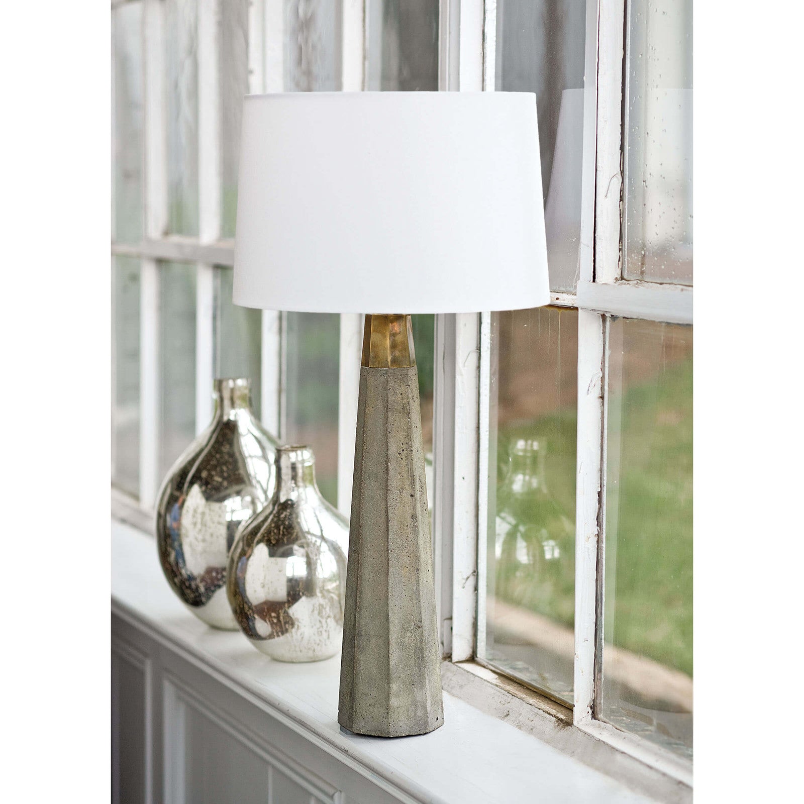 An image of Regina Andrew Beretta Concrete Table Lamp