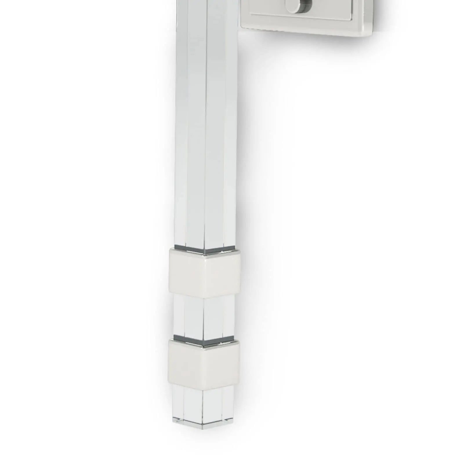 An image of Regina Andrew Metro Sconce