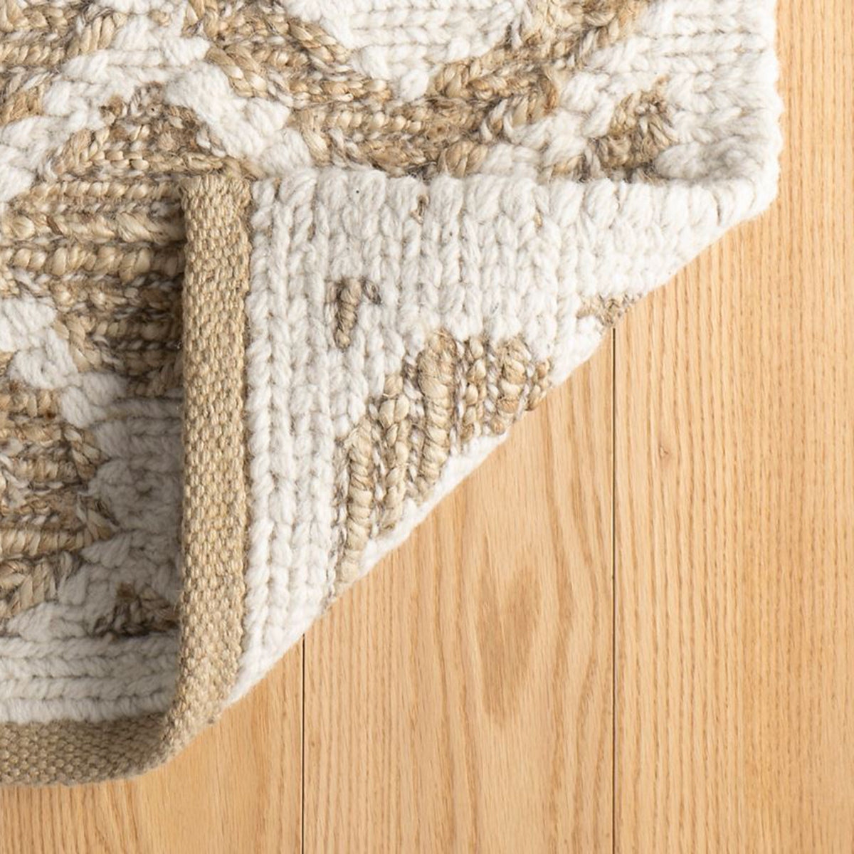 An image of Dash & Albert Capri Soumak Woven Jute Rug- 5 x 8'