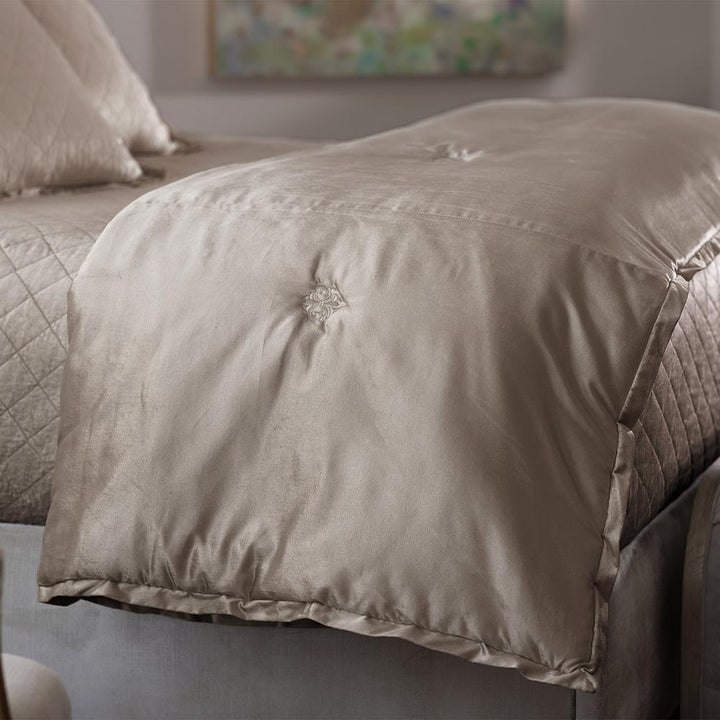 Lili Alessandra Chloe Padded Comfortlet - King