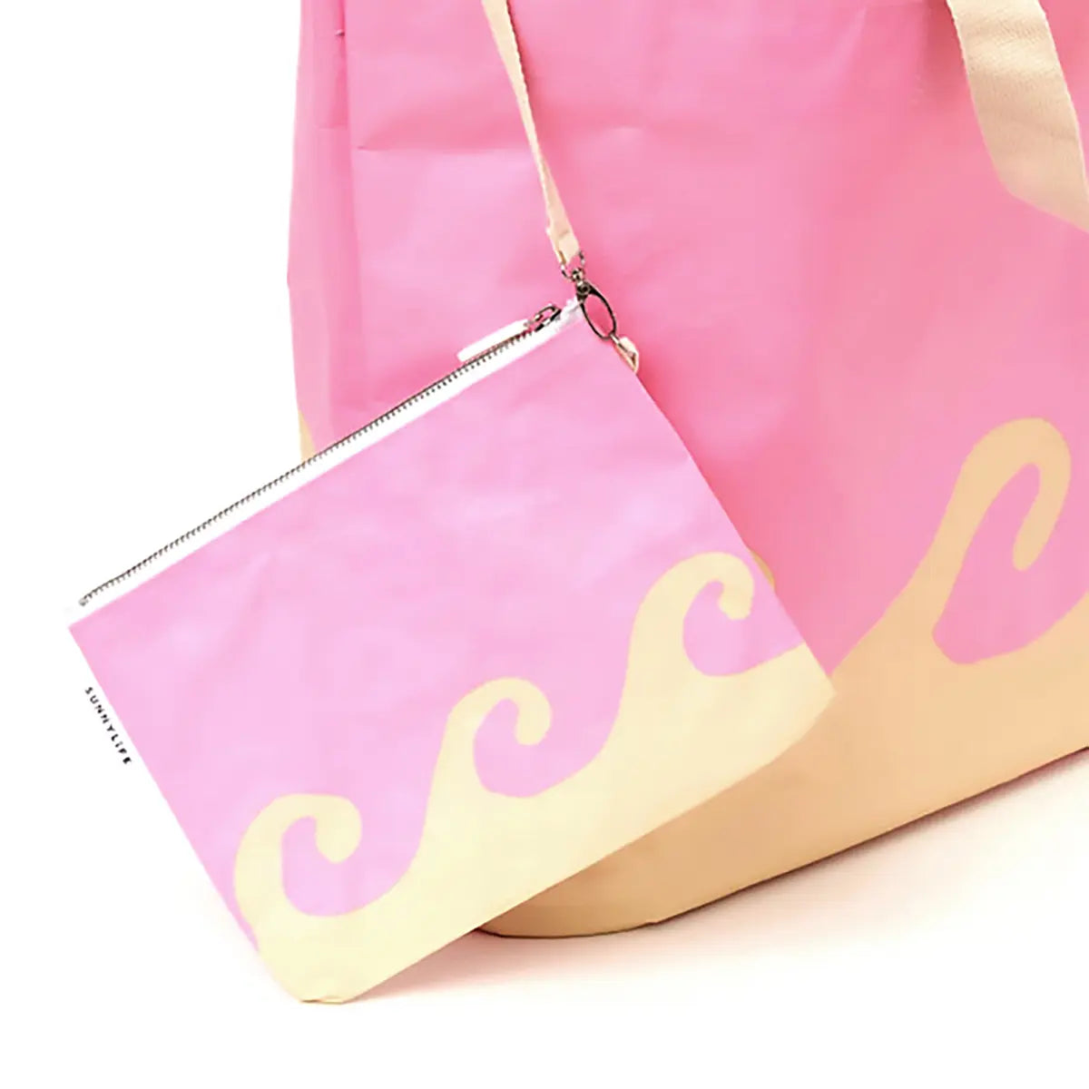 An image of Sunnylife Carryall Bag Candy Pink