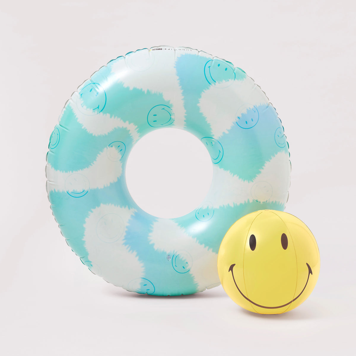 An image of Sunnylife Pool Ring & Ball Smiley