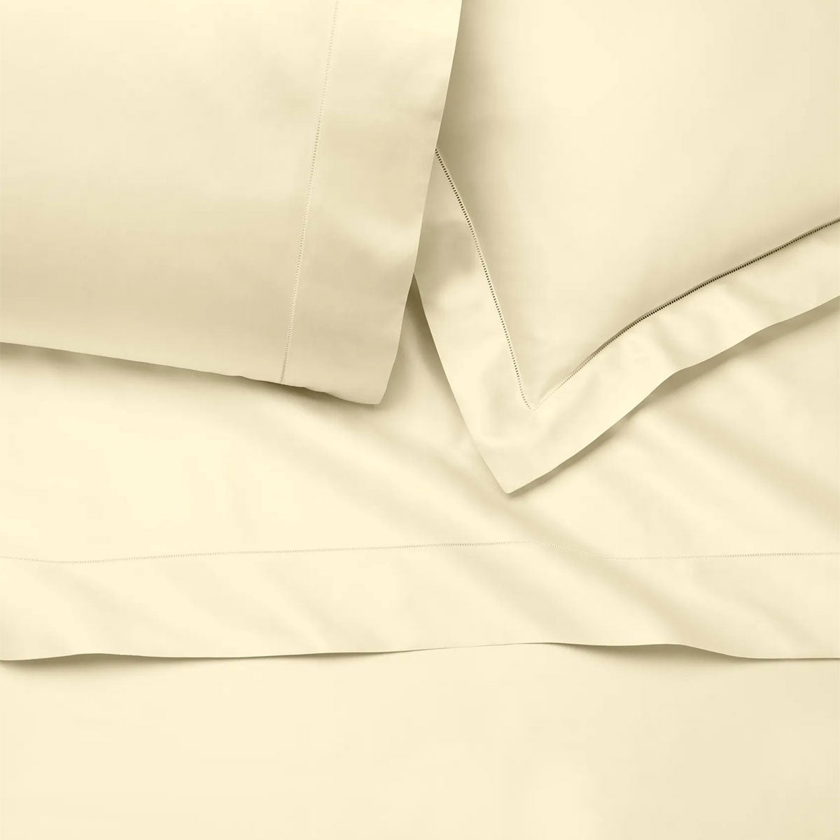 An image of Sferra Ariel Pillow cases