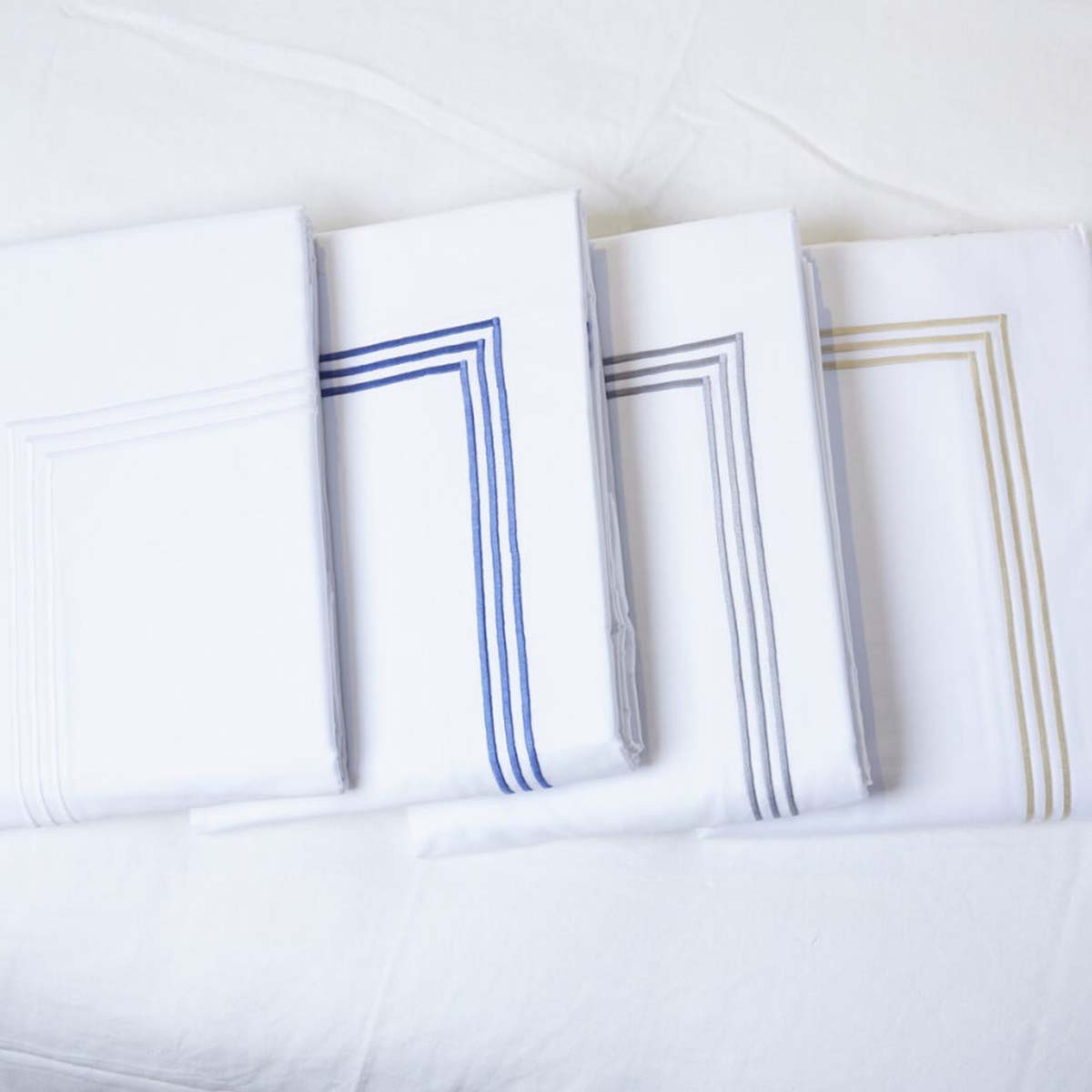 An image of Gracious Home 3-Line Embroidered Duvet Cover