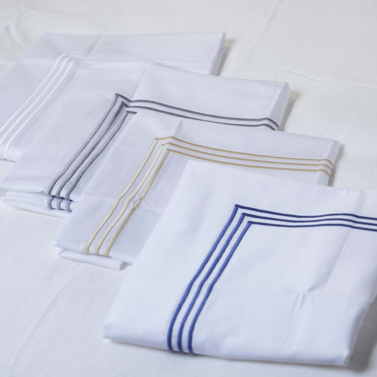 An image of Gracious Home 3-Line Embroidered Sham