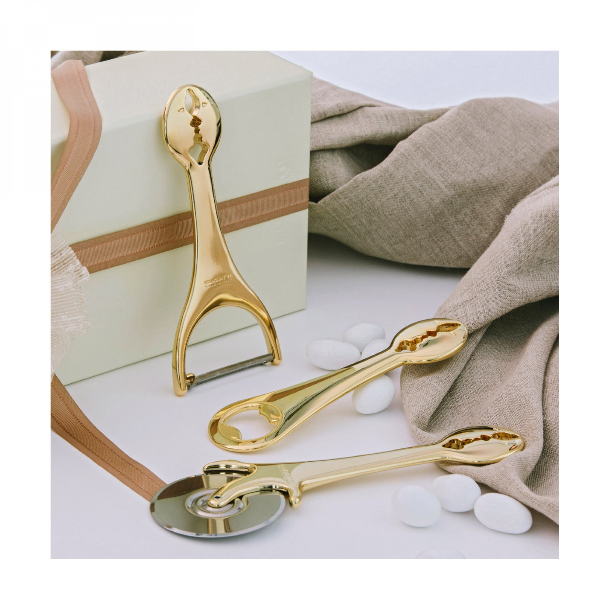 Casa Bugatti USA Kiss Pizza Cutter - Parent (Not for Sale)