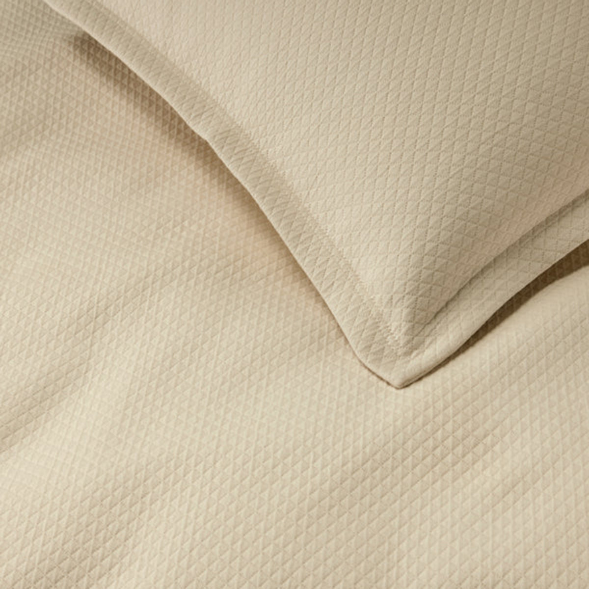 An image of Sferra Rombo Coverlet