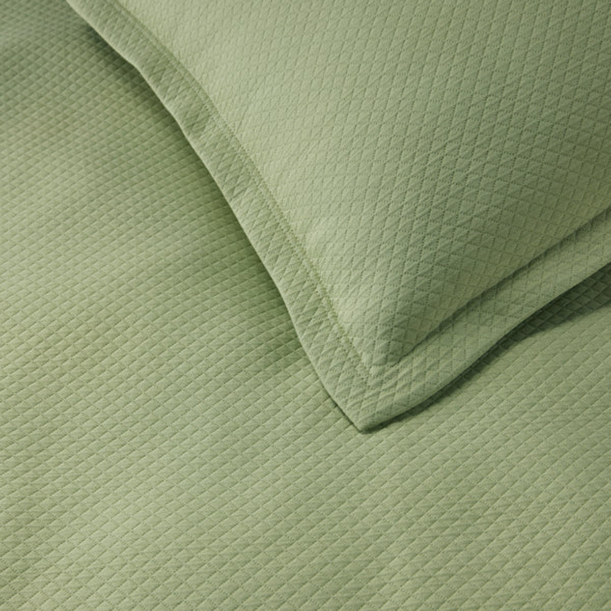 An image of Sferra Rombo Coverlet