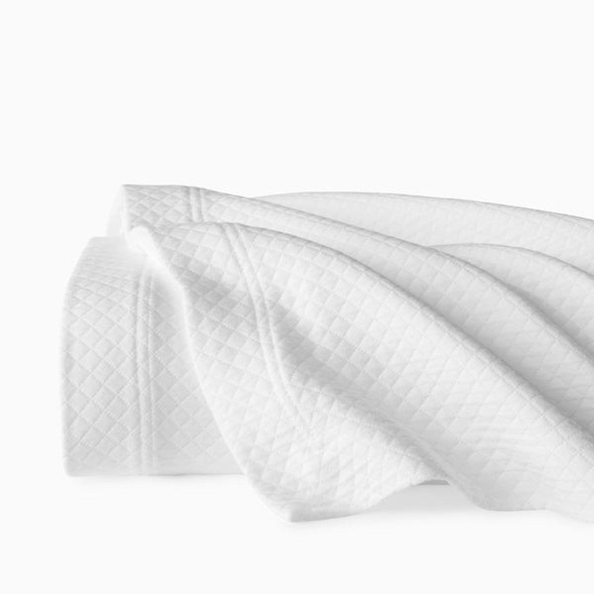 An image of Sferra Rombo Coverlet