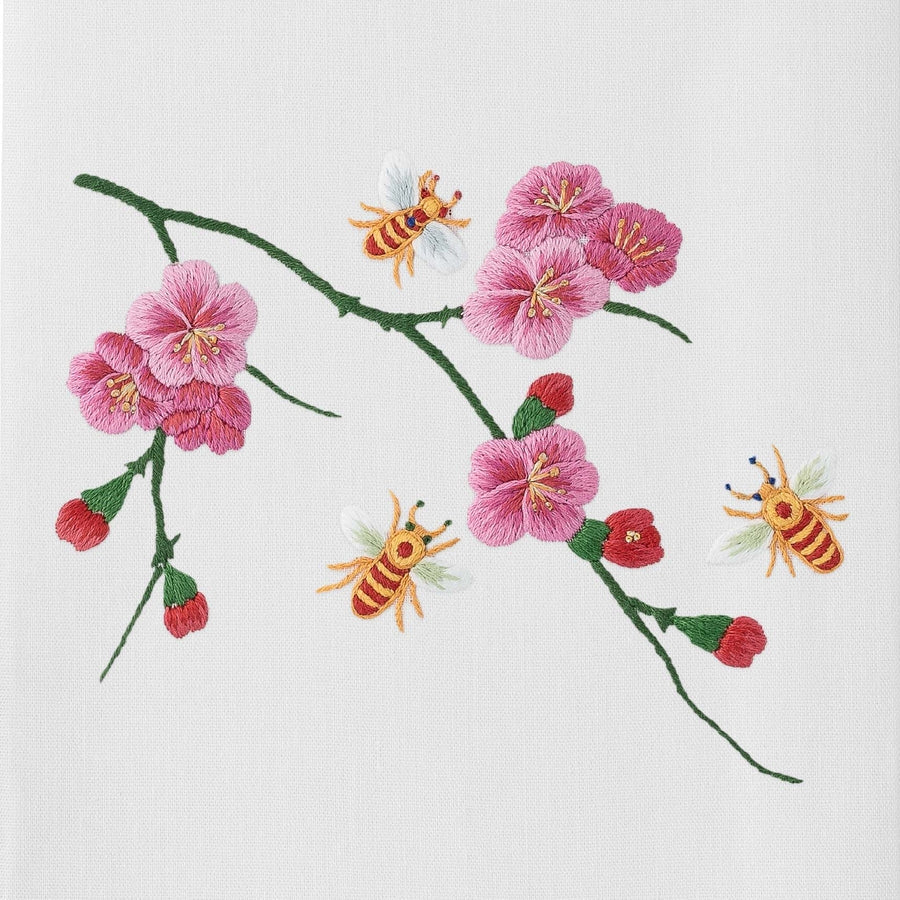 An image of Henry Handwork Bees and Flowers Hand Towel