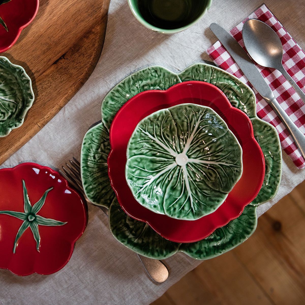 An image of Bordallo Pinheiro Cabbage Small Salad Bowl