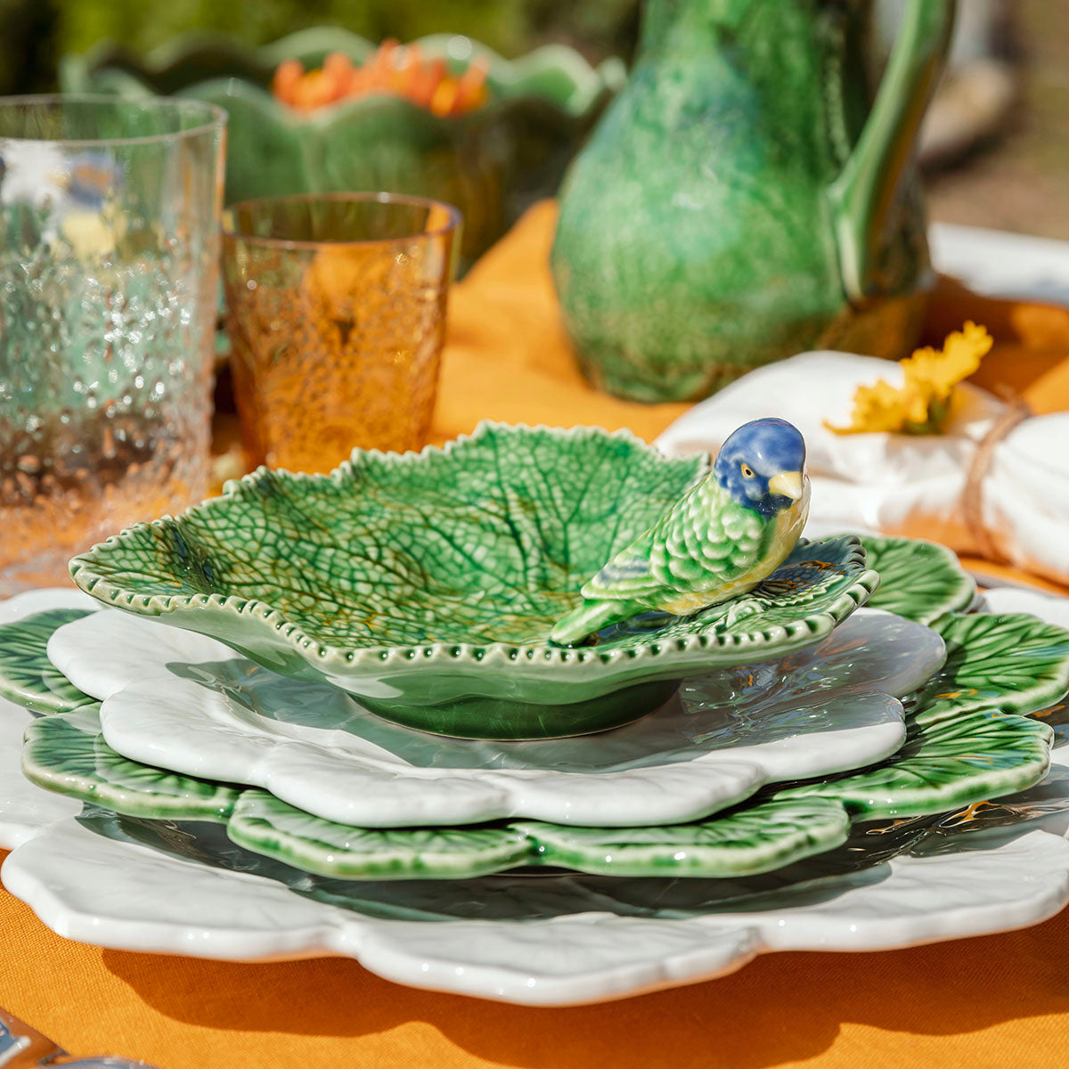 An image of Bordallo Pinheiro Geranium Charger