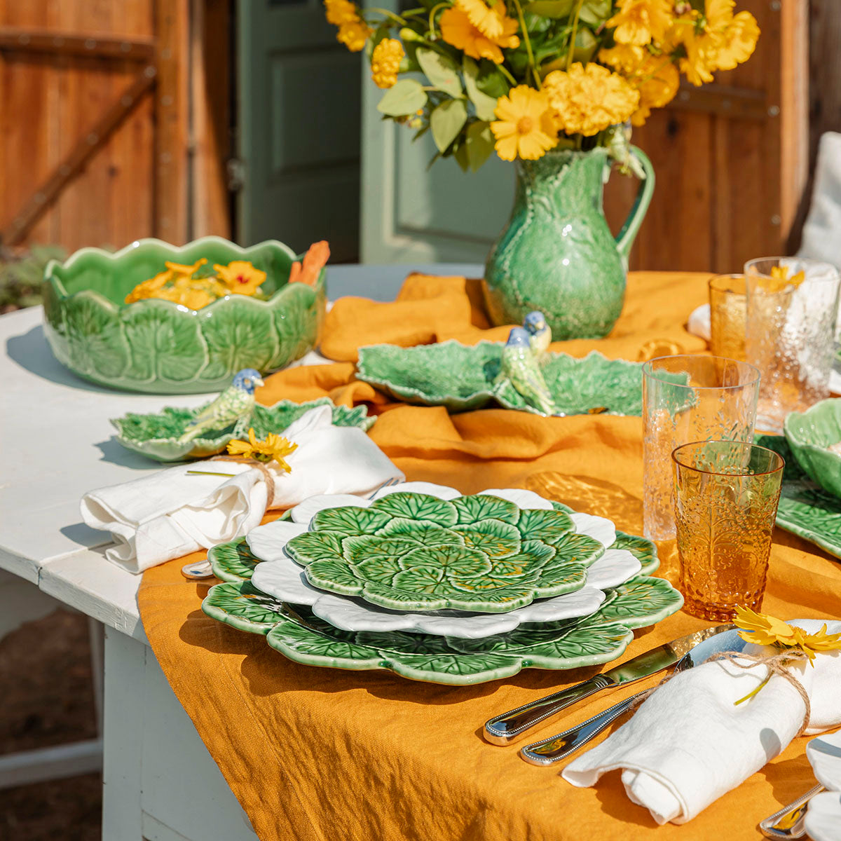 Bordallo Pinheiro Geranium Fruit Plate