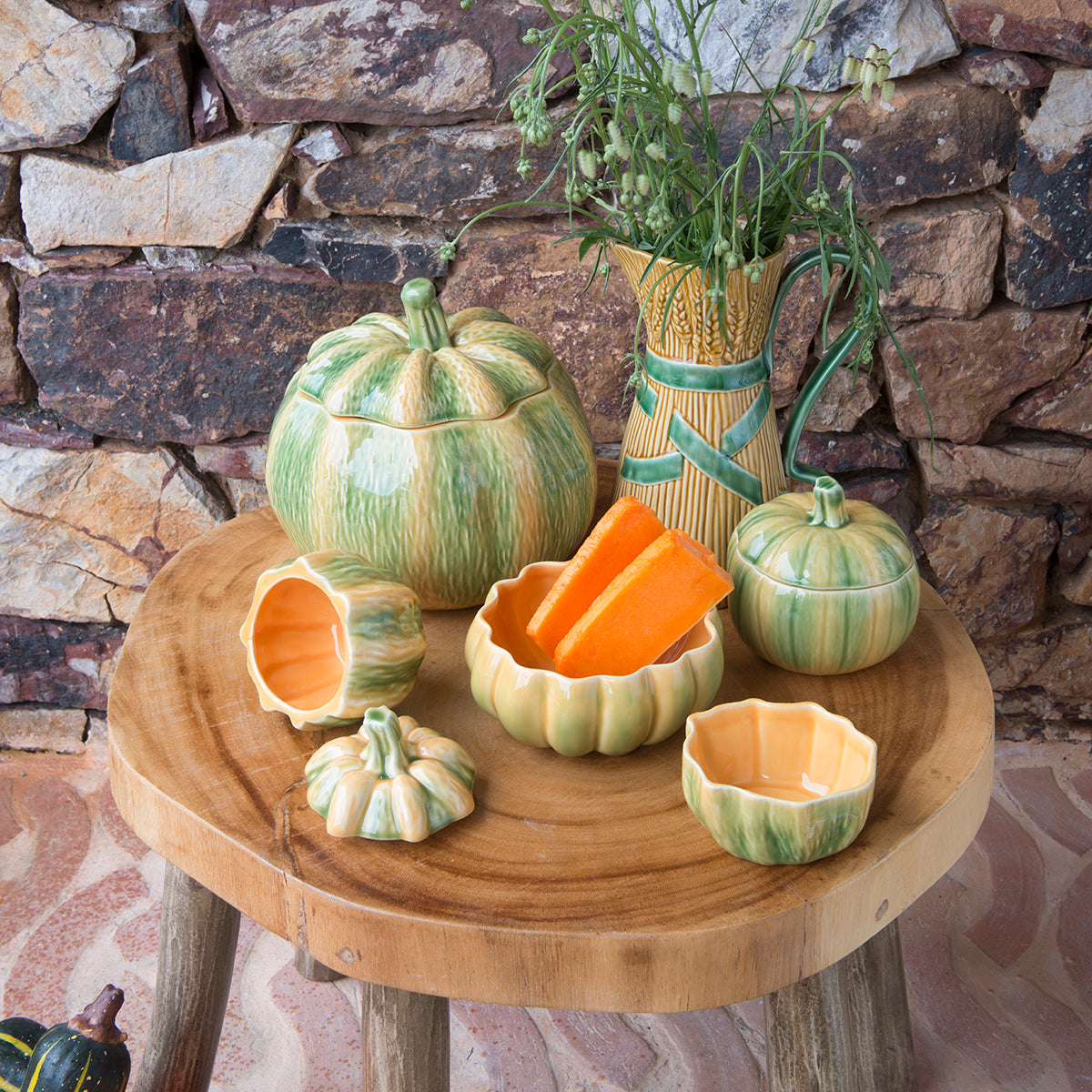 An image of Bordallo Pinheiro Pumpkin Large Bowl