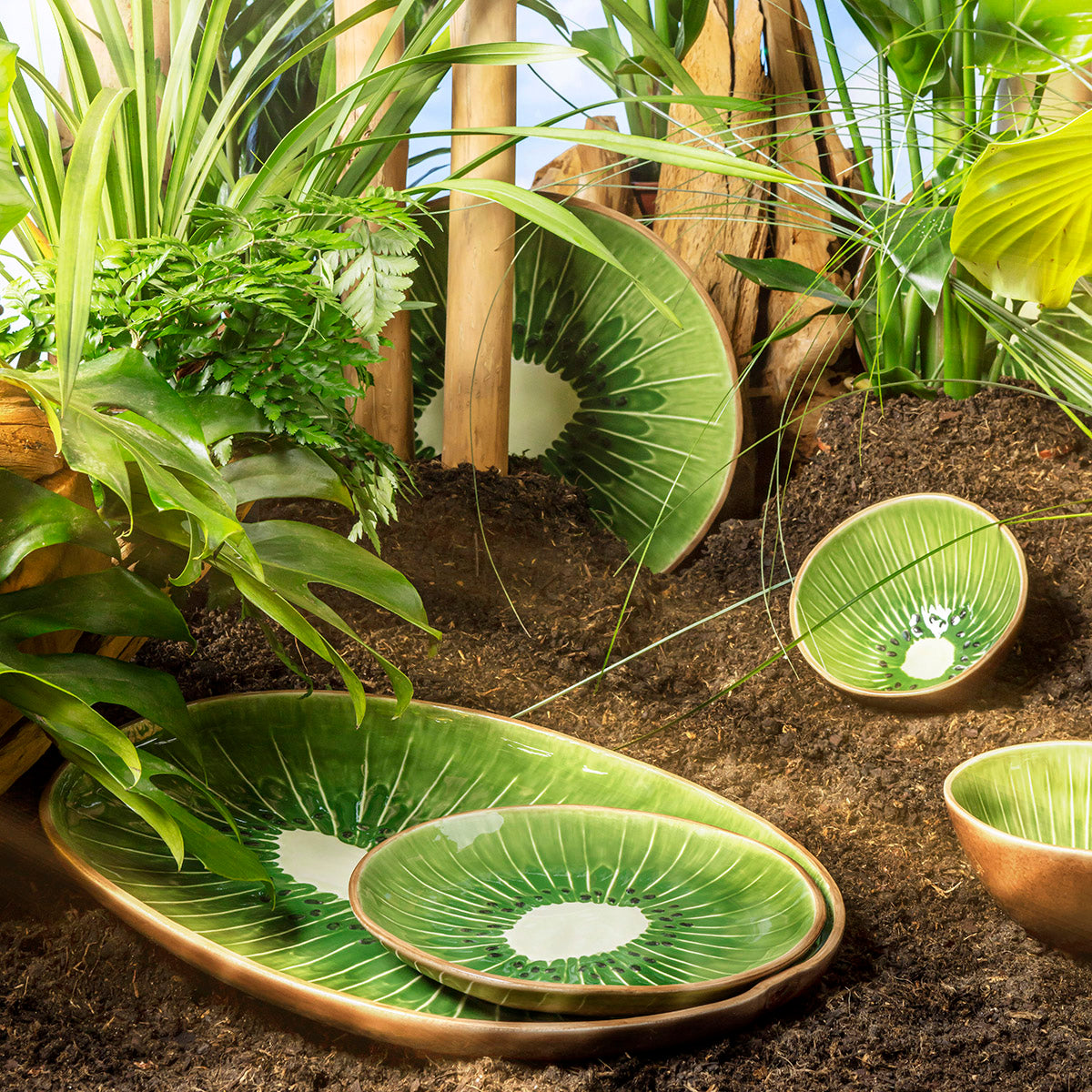 Bordallo Pinheiro Tropical Fruits Kiwi Platter