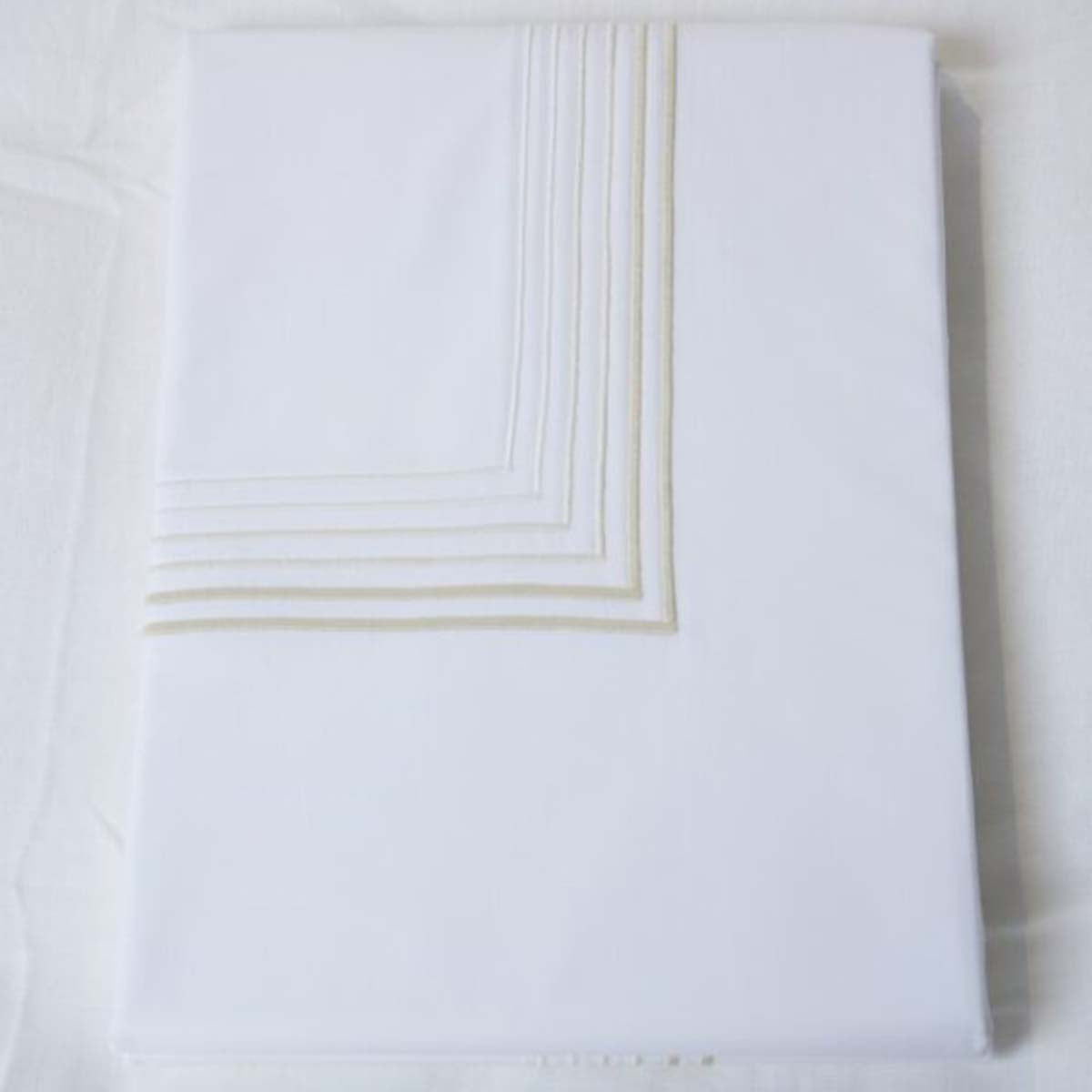 An image of Gracious Home 6-Line Embroidered Duvet Cover