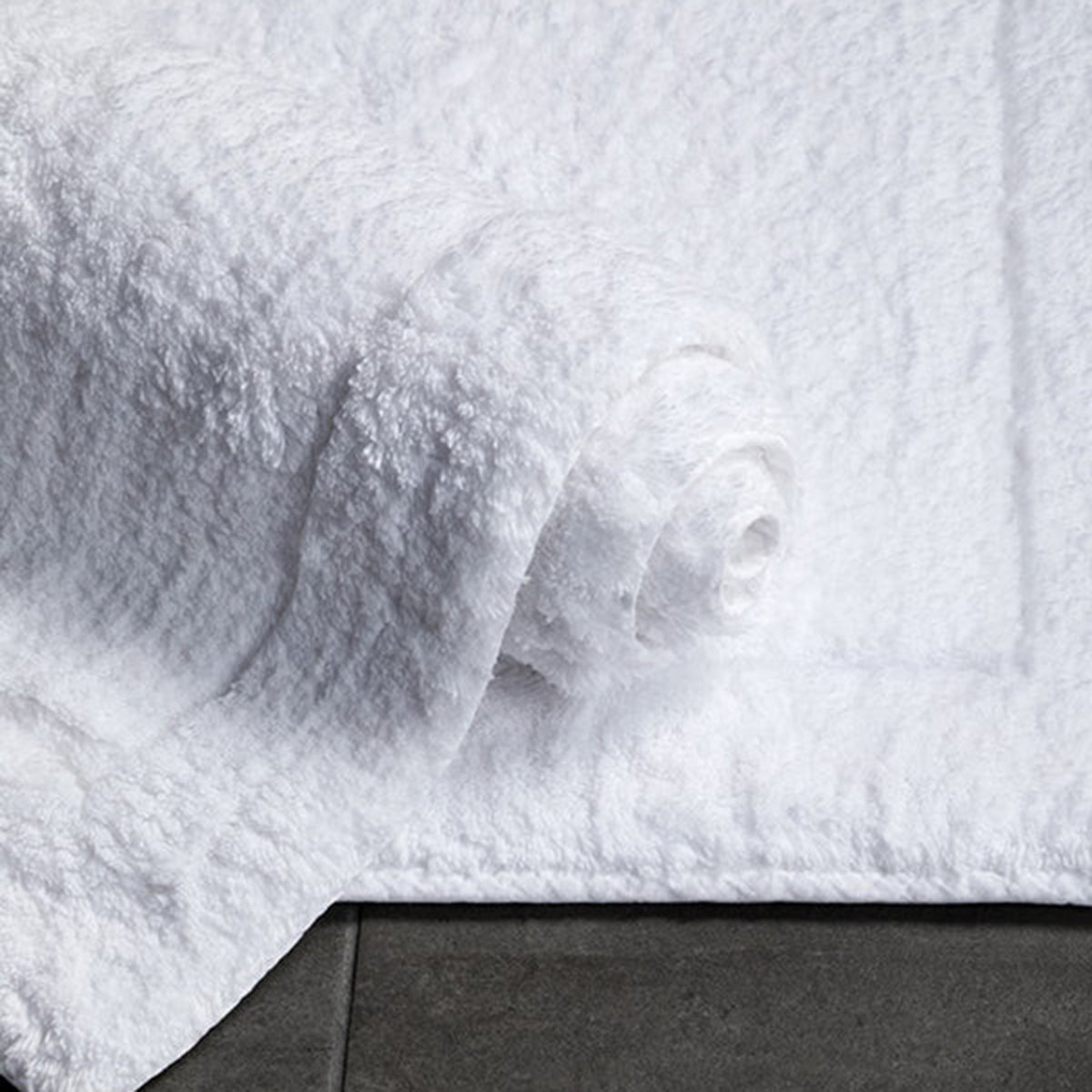An image of Sferra Maestro Double Vanity Bath Rug