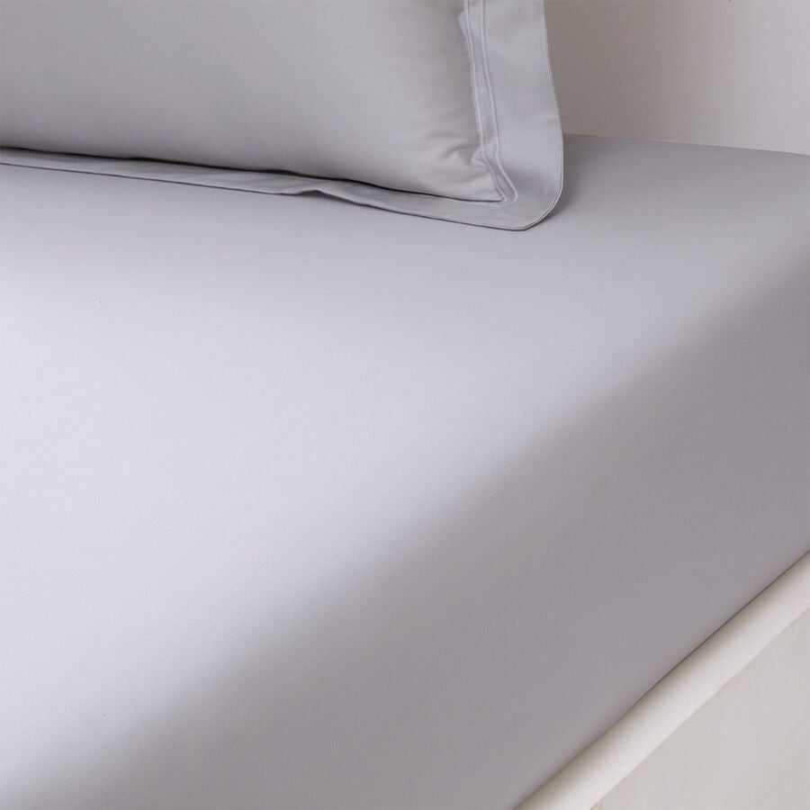 An image of Yves Delorme Triomphe Fitted Sheet