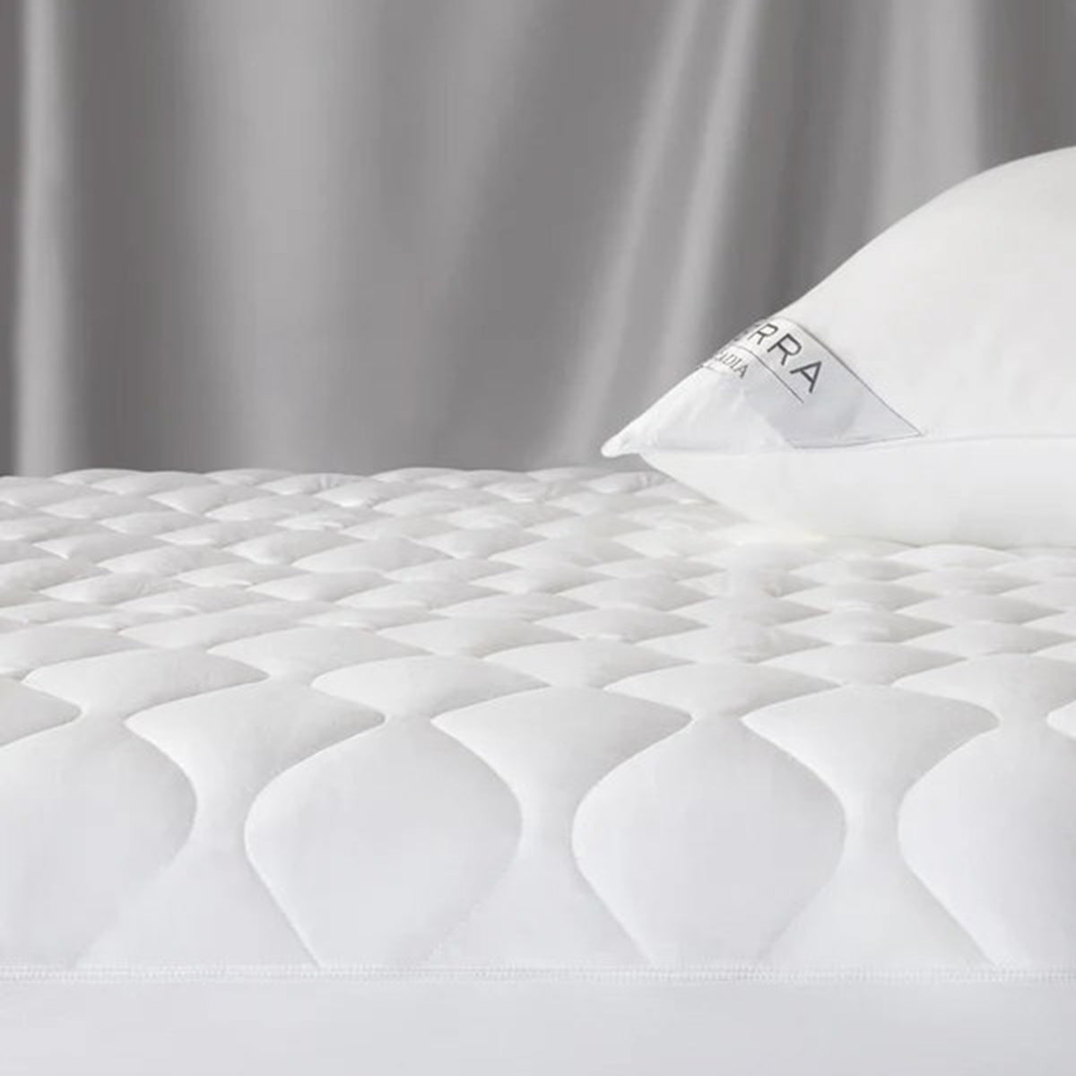 Sferra Arcadia Waterproof Mattress Pad