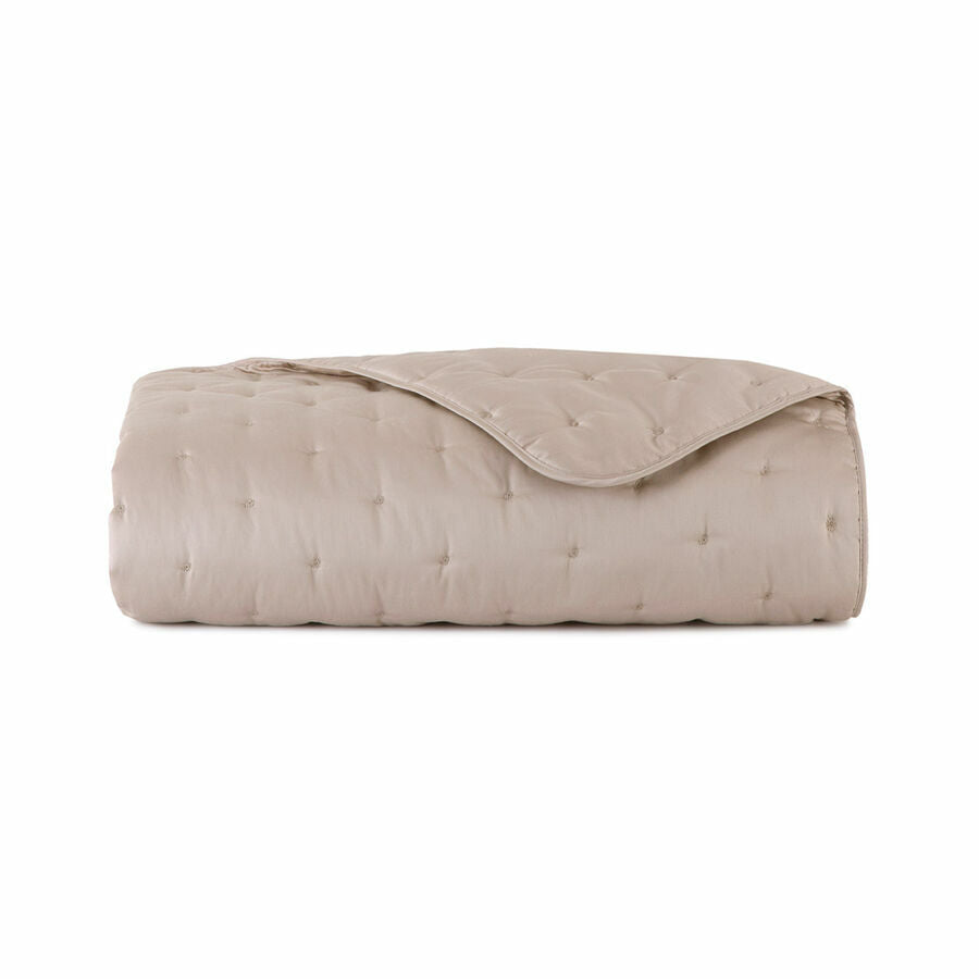 An image of Yves Delorme Triomphe Quilted Coverlet
